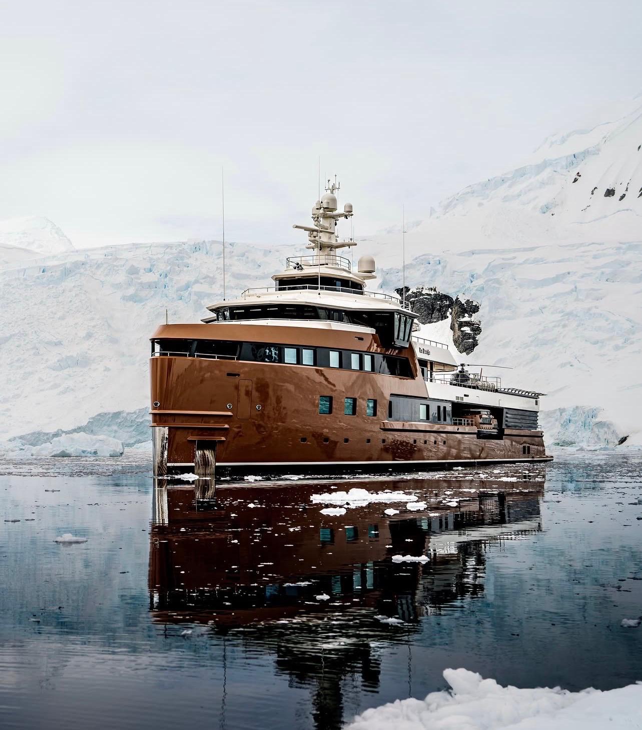 La Datcha: Best Charter Yacht of 2026